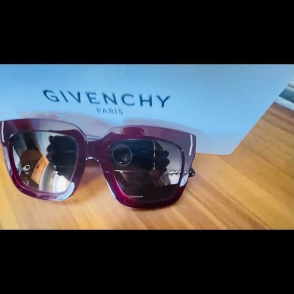Timeless Givenchy  sunglasses - Picture 12 of 16